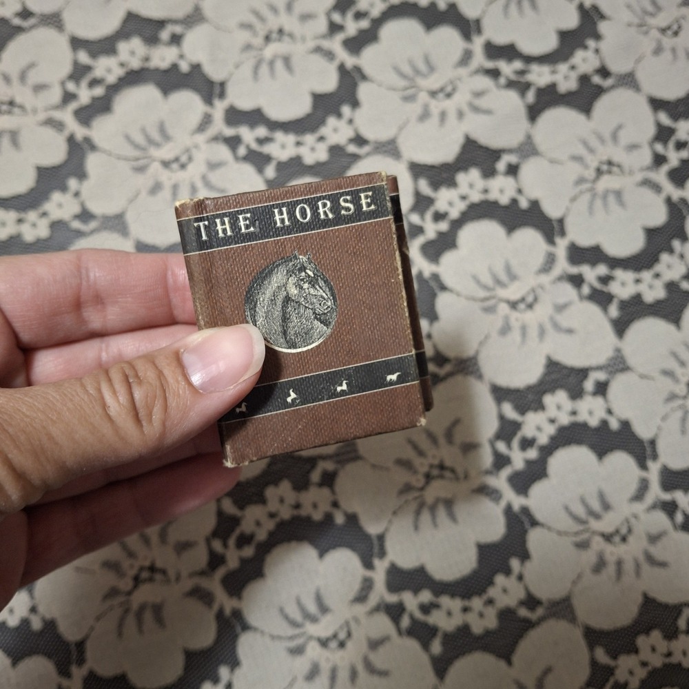 The Horse Vintage 1996 Joanne Bollenbacher Ariel Readable‎ Miniature Book RARE